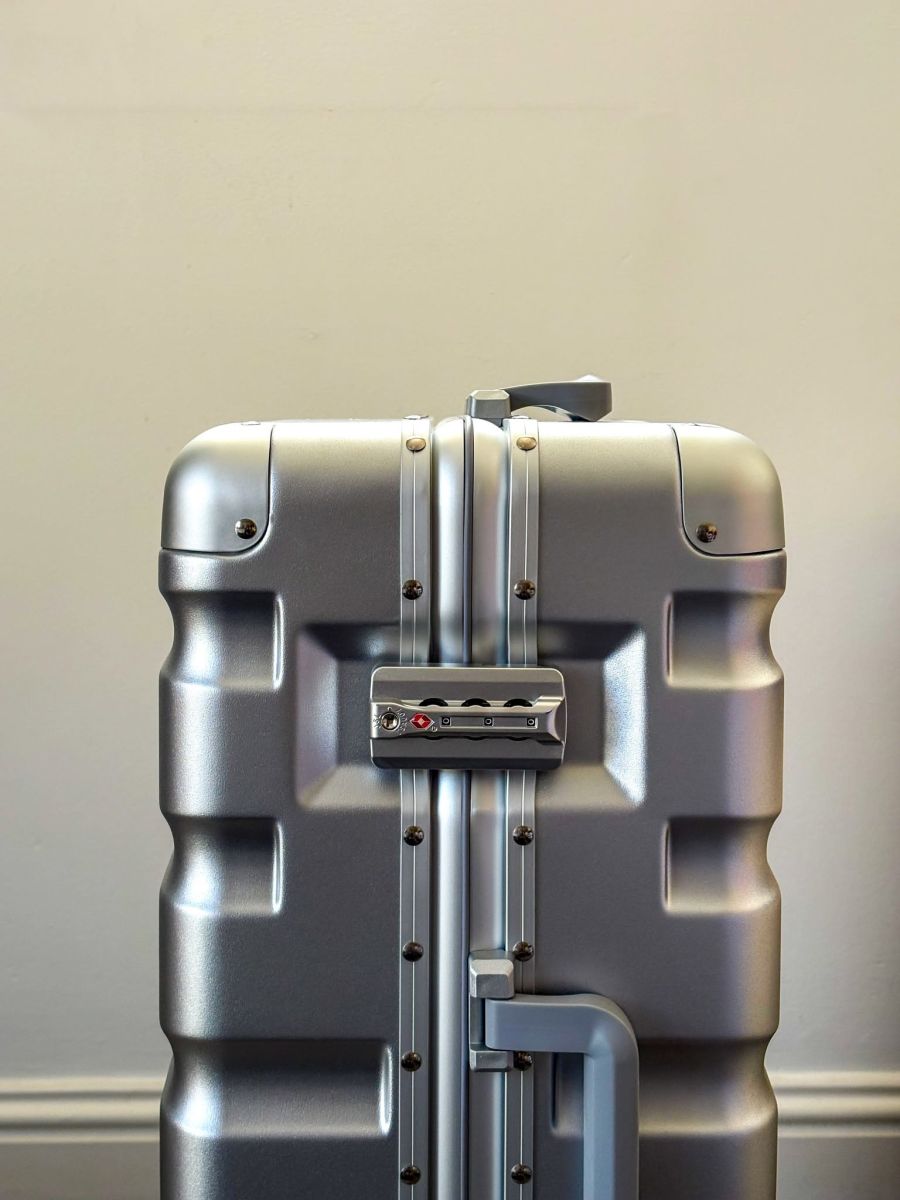 https://flightknight.com/cdn/shop/files/ffk22_silver_s_1.jpg?v=1755871496