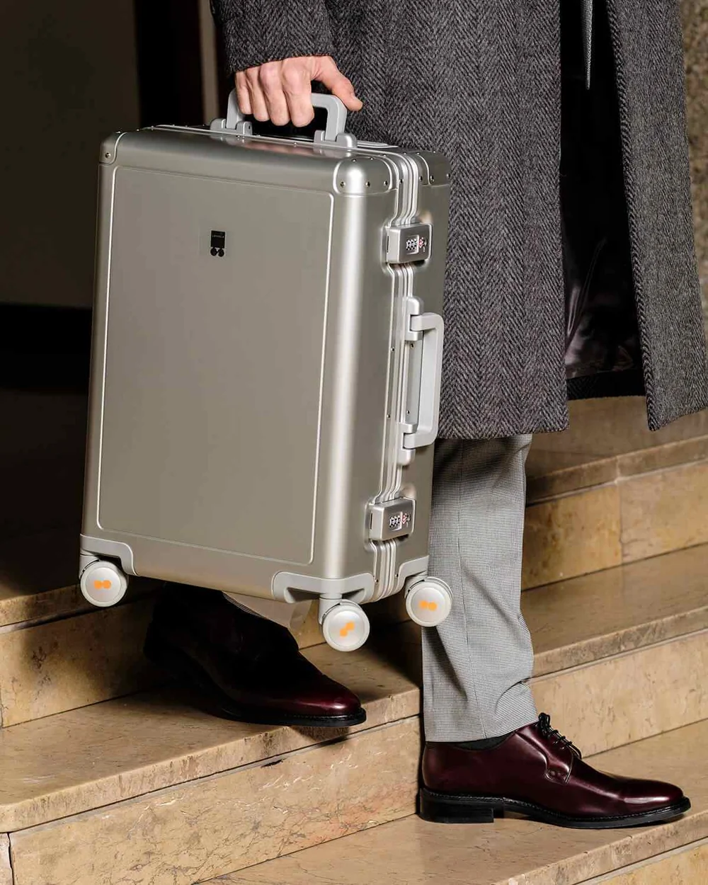 https://cdn.shopify.com/s/files/1/0029/3404/6831/files/level8-aerospace-grade-aluminum-magnesium-alloy-suitcase-silver.jpg?v=1772509187&width=1920
